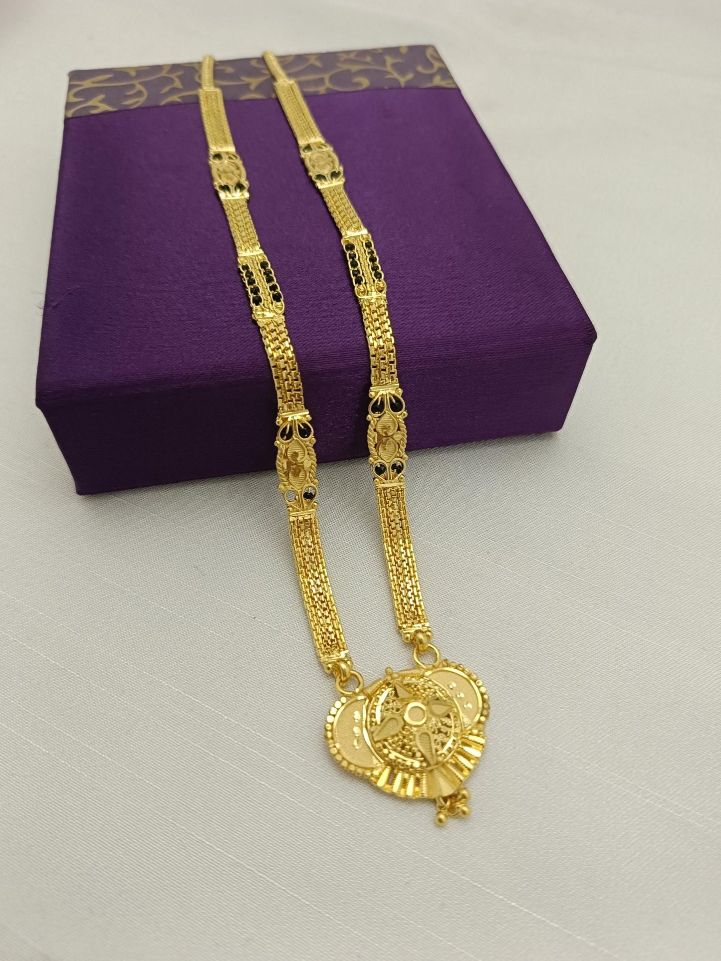 Forming Short Mangalsutra