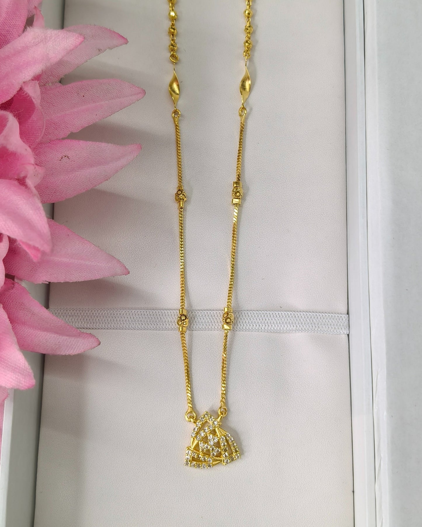 Forming Short Mangalsutra