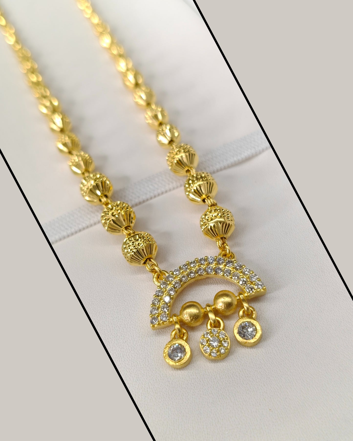 Forming Short Mangalsutra