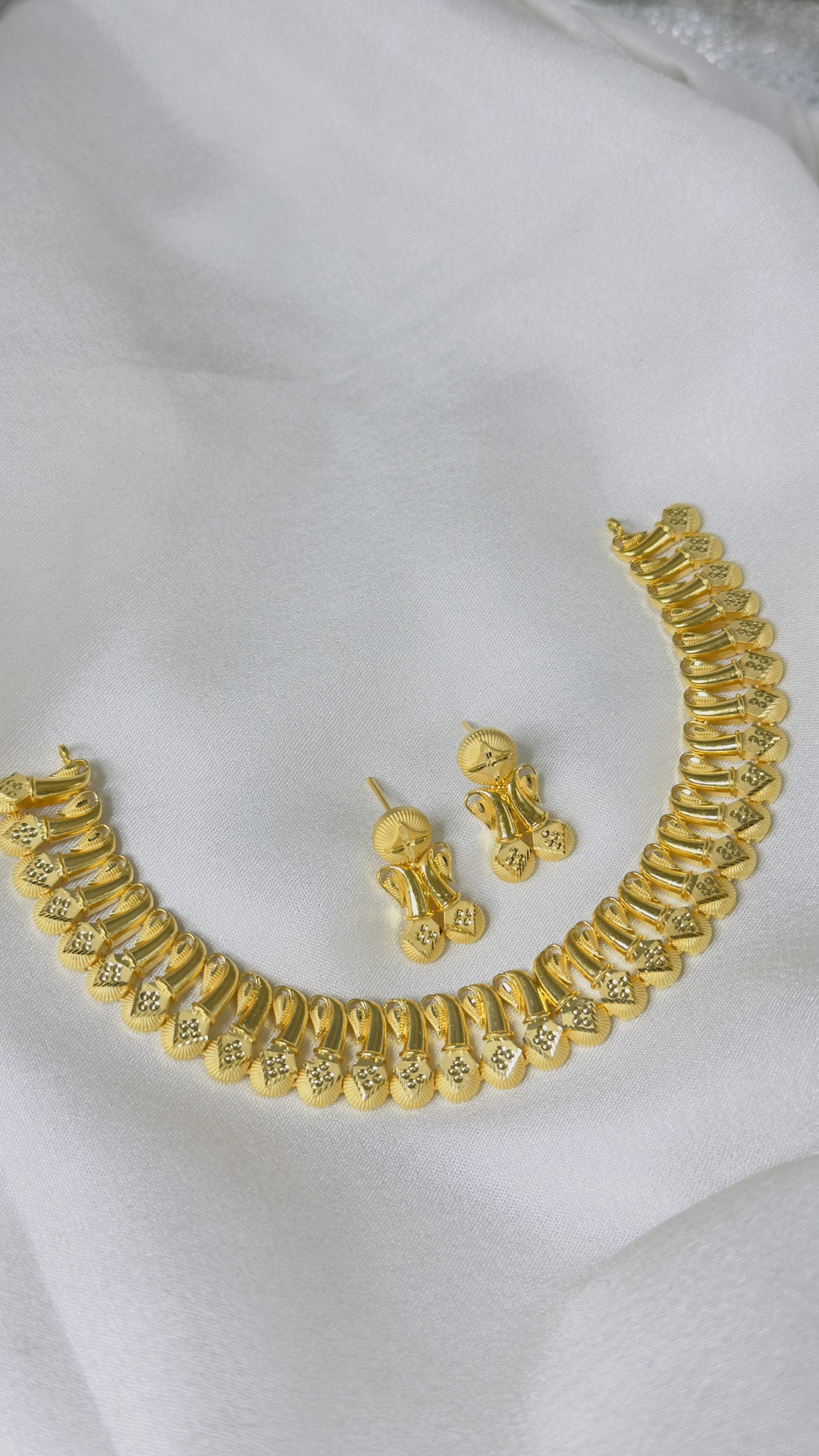 Forming Necklace