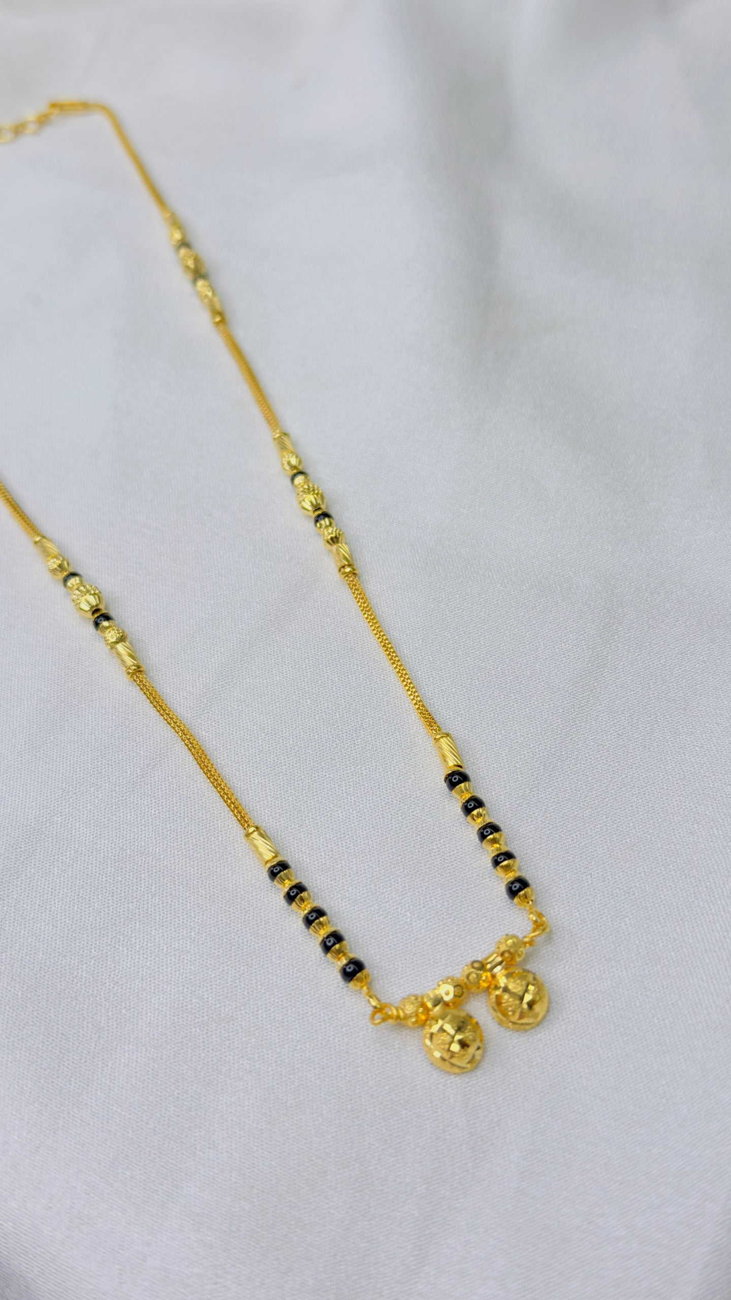 Forming Short Mangalsutra