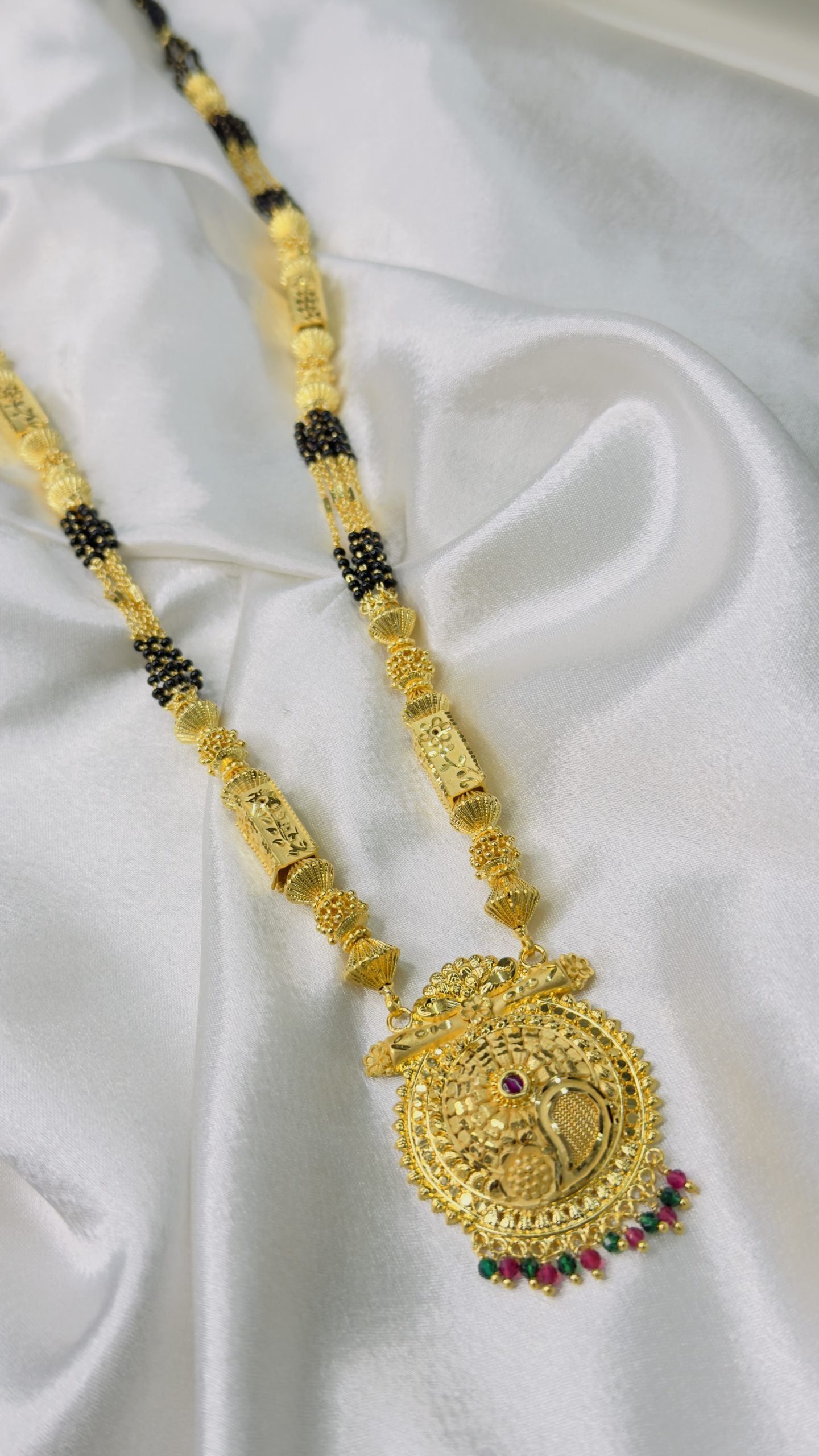 Forming Damru Mangalsutra