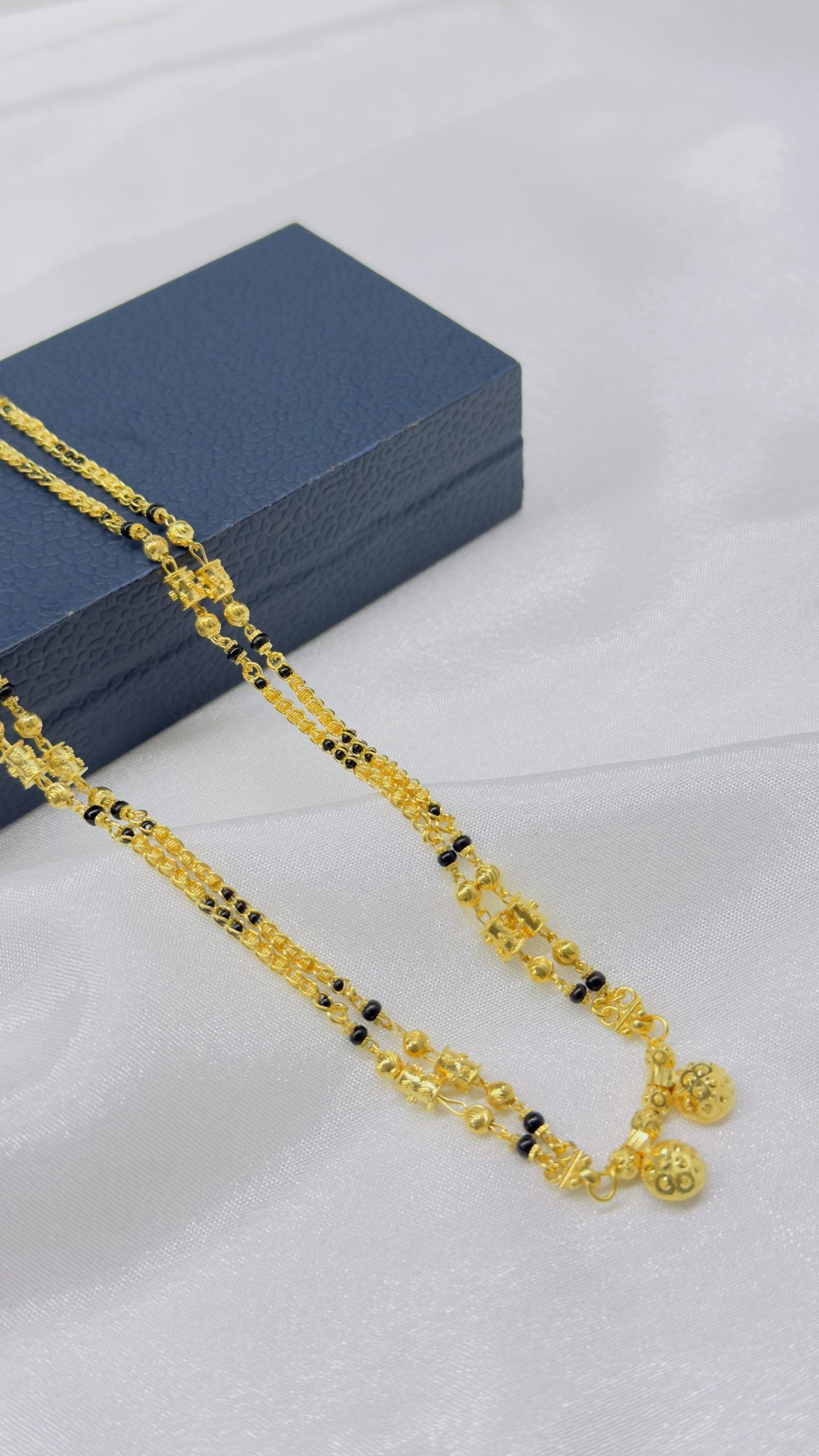 Forming Short Mangalsutra