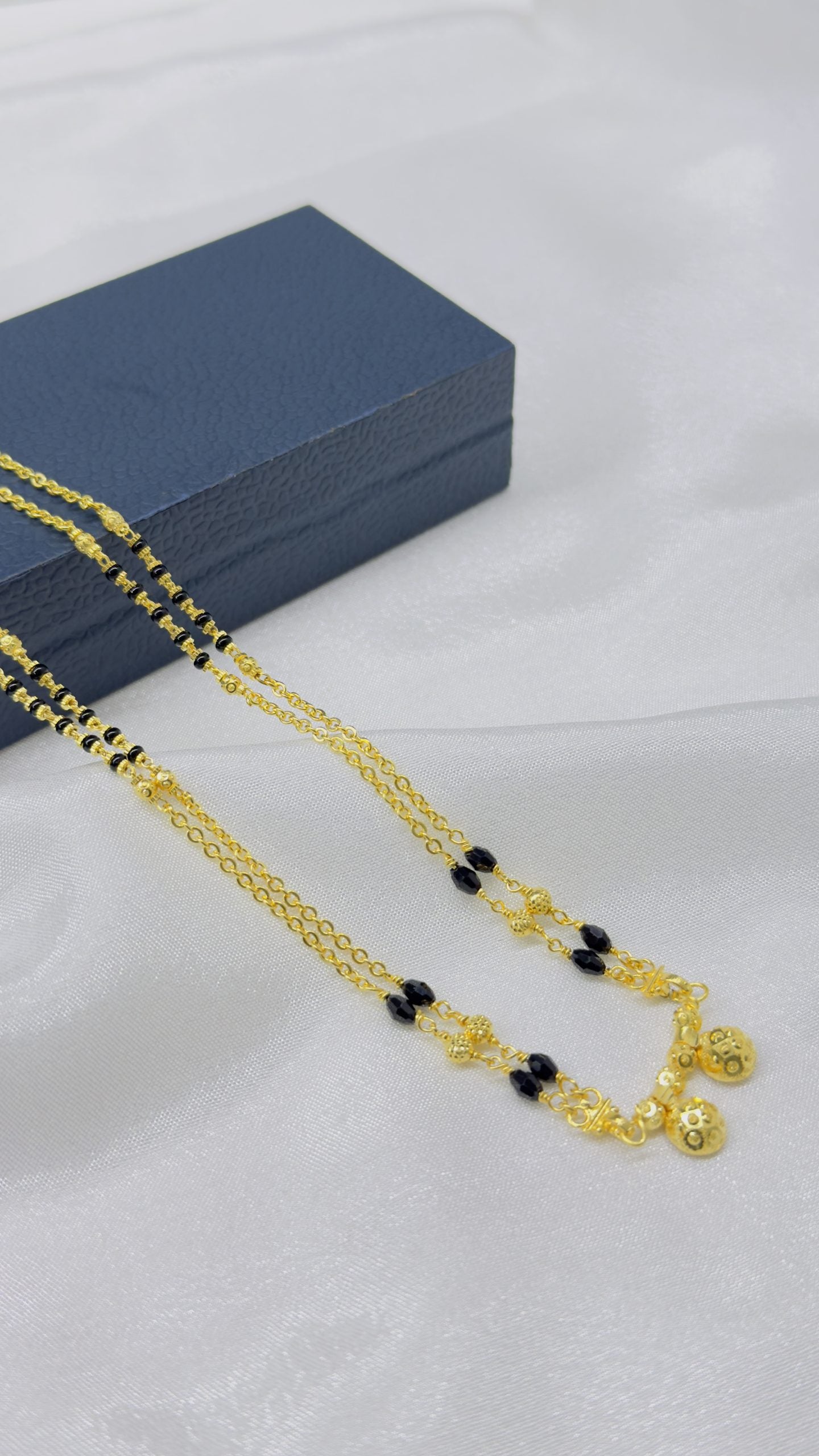 Forming Short Mangalsutra