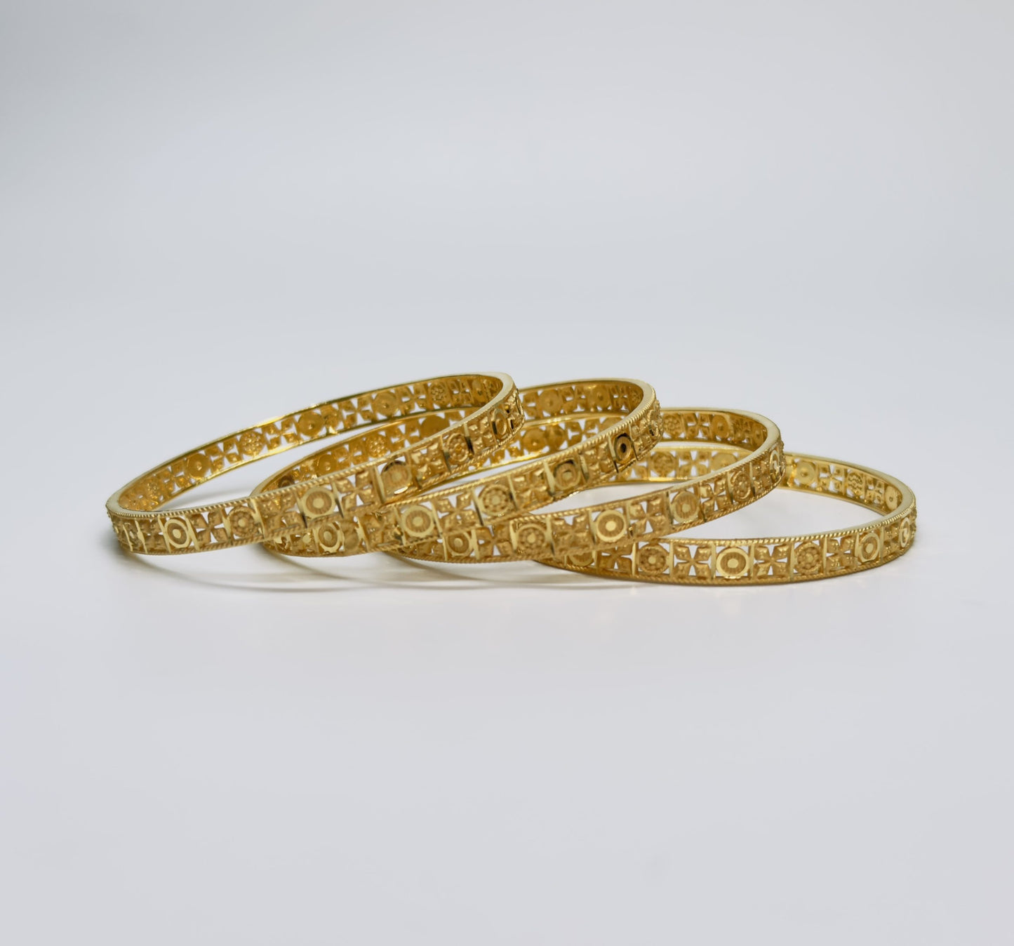 Forming 4 pc's Bangles
