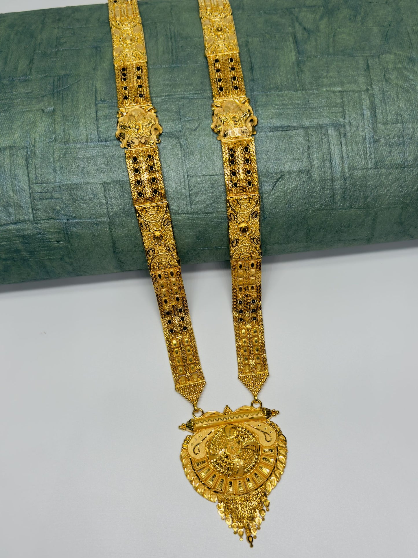 Forming Long Mangalsutra