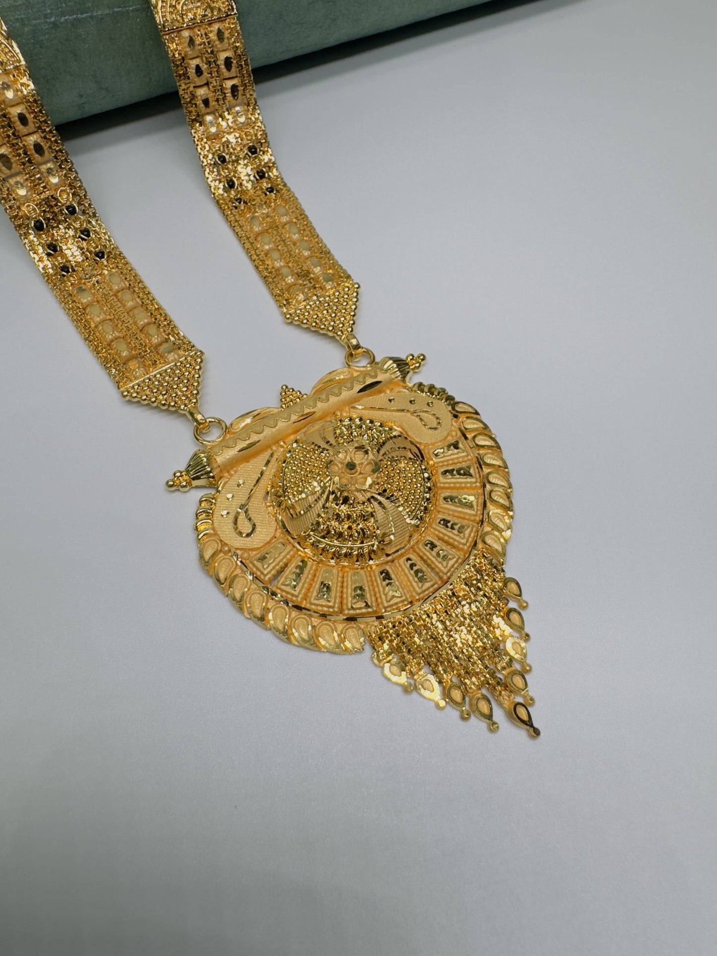 Forming Long Mangalsutra