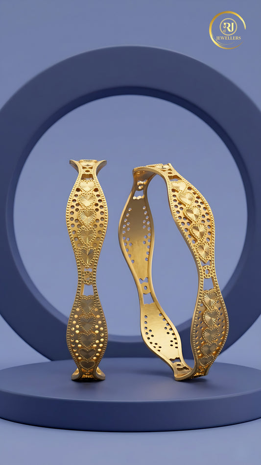 Forming 2 pc’s Bangles