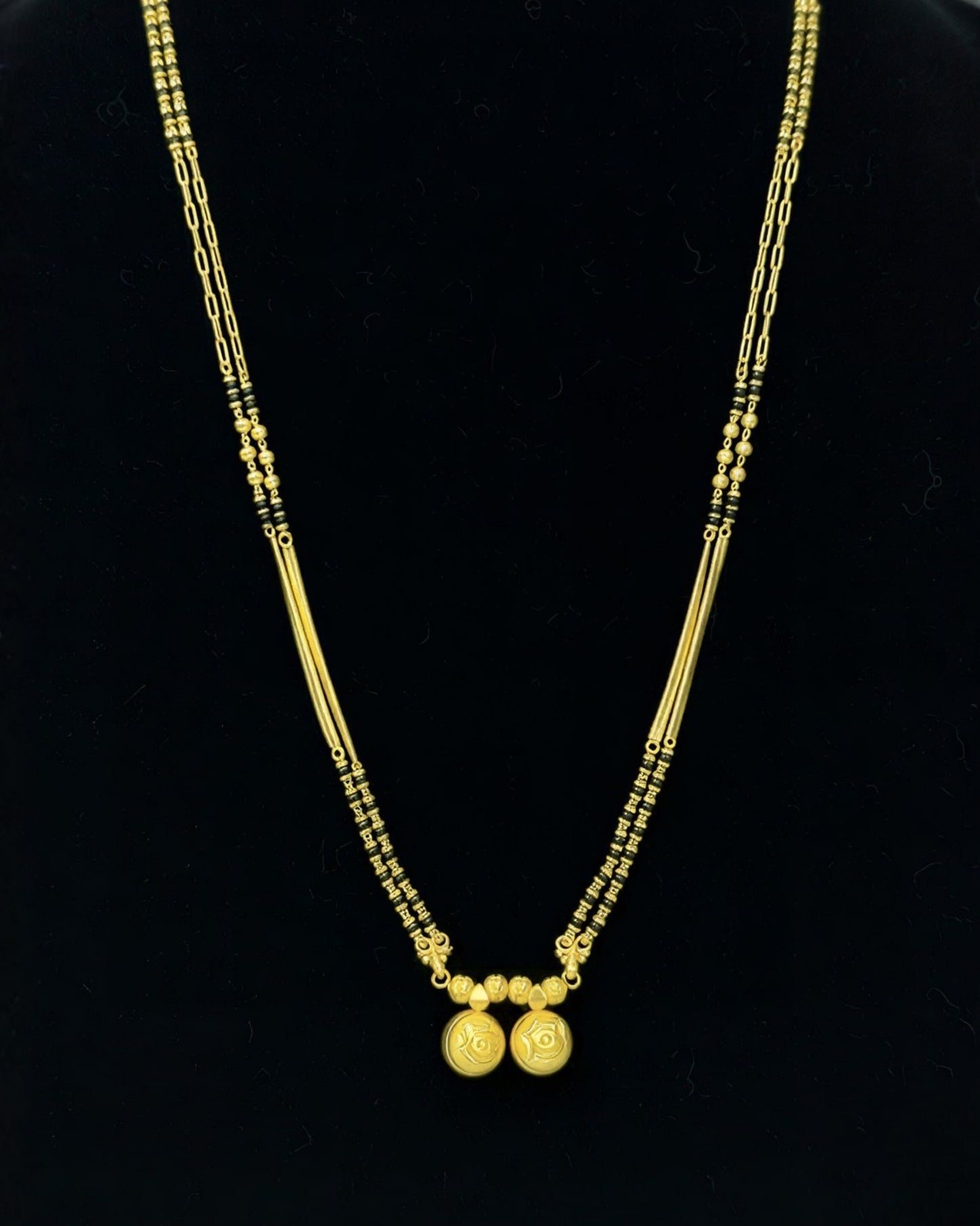 Forming Short Mangalsutra
