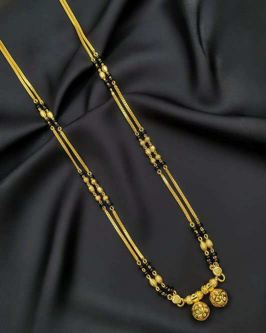 Forming Short Mangalsutra