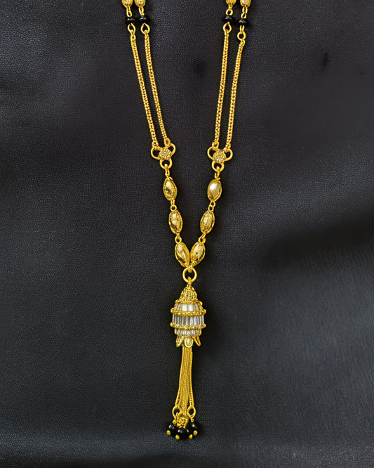 Forming Short Mangalsutra