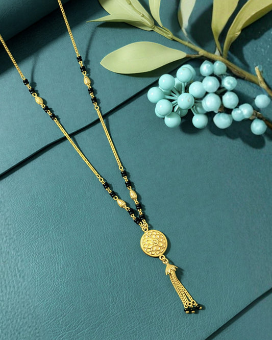 Forming Short Mangalsutra