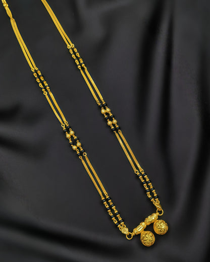 Forming Short Mangalsutra