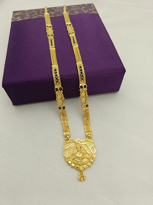 Forming Short Mangalsutra