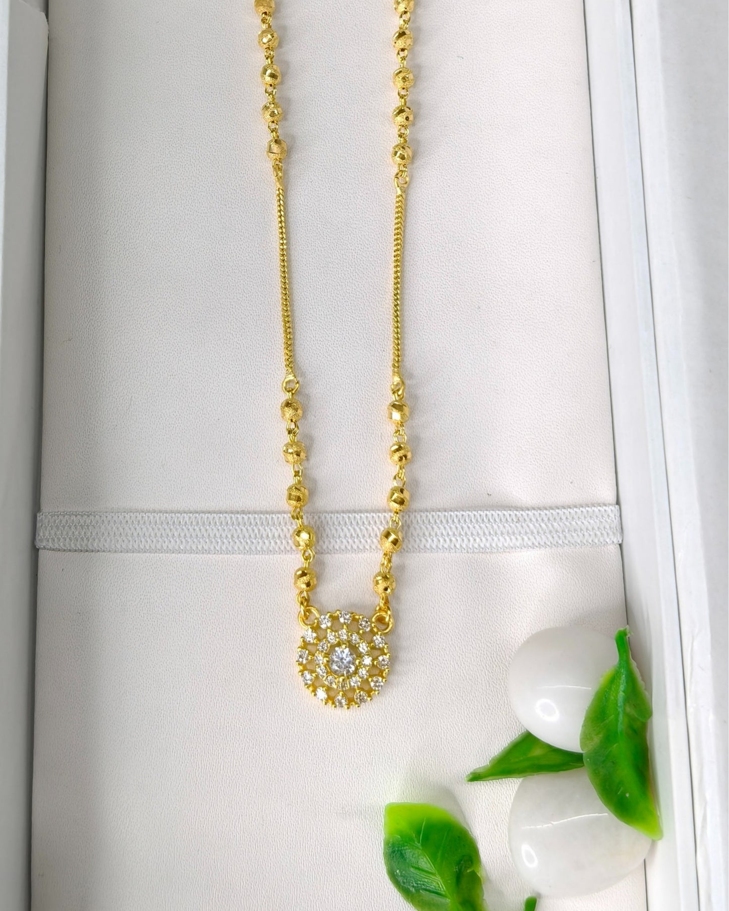 Forming Short Mangalsutra