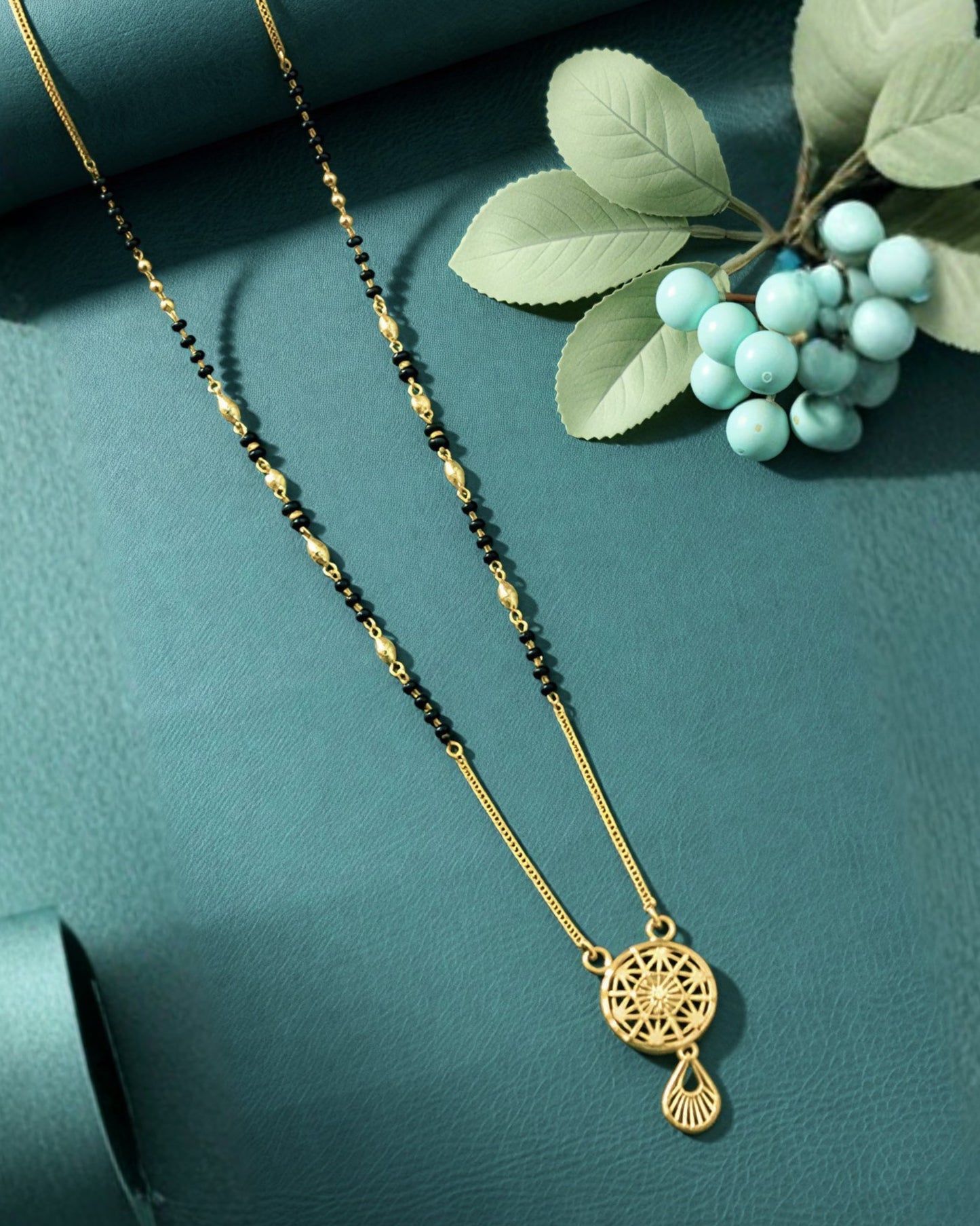 Forming Short Mangalsutra