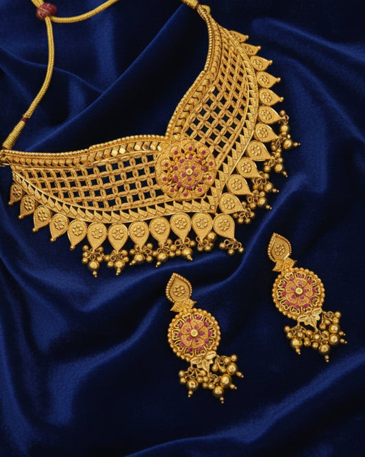 Forming Necklace