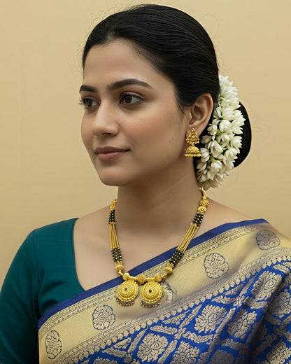 Forming Long Mangalsutra