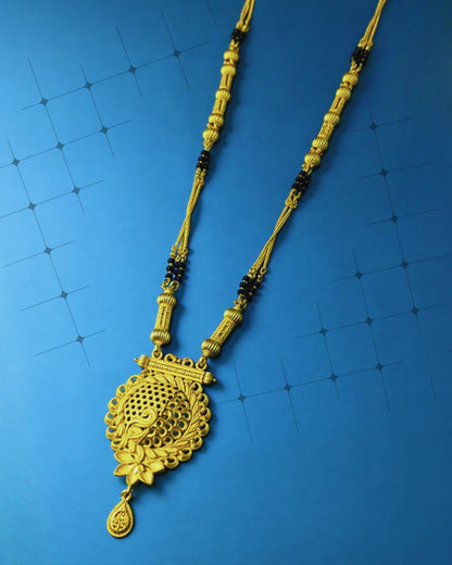 Forming Damru Mangalsutra