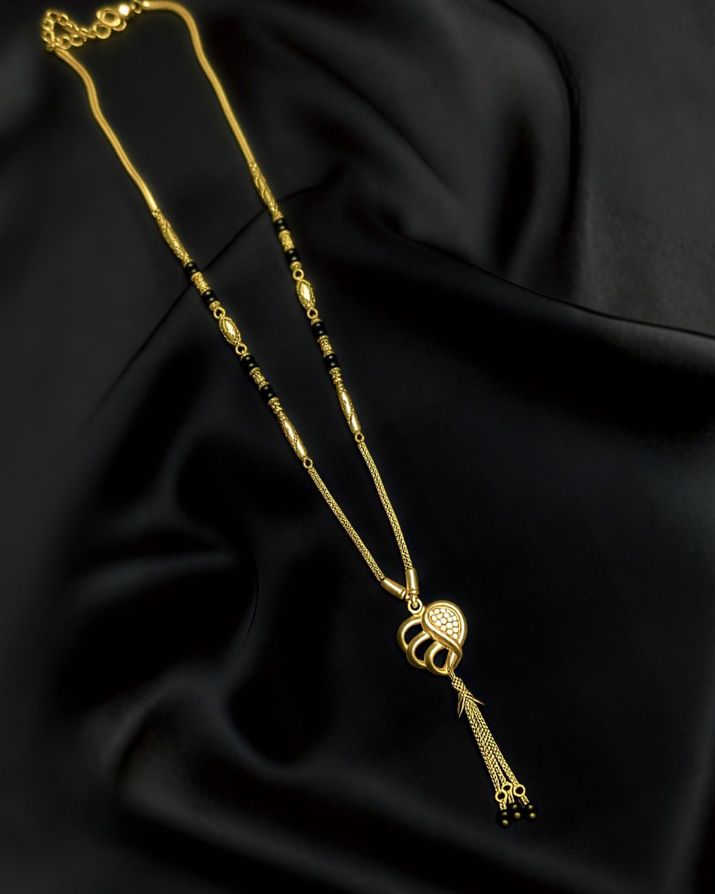 Forming Short Mangalsutra