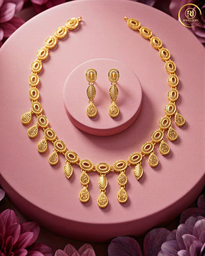 Forming Necklace