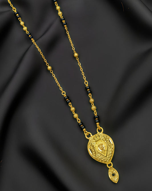 Forming Short Mangalsutra