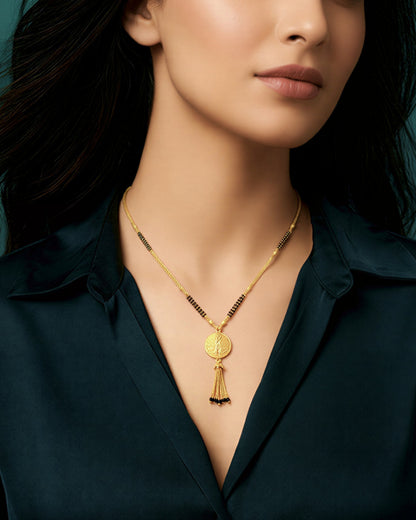 Forming Short Mangalsutra
