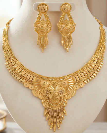 Forming Necklace