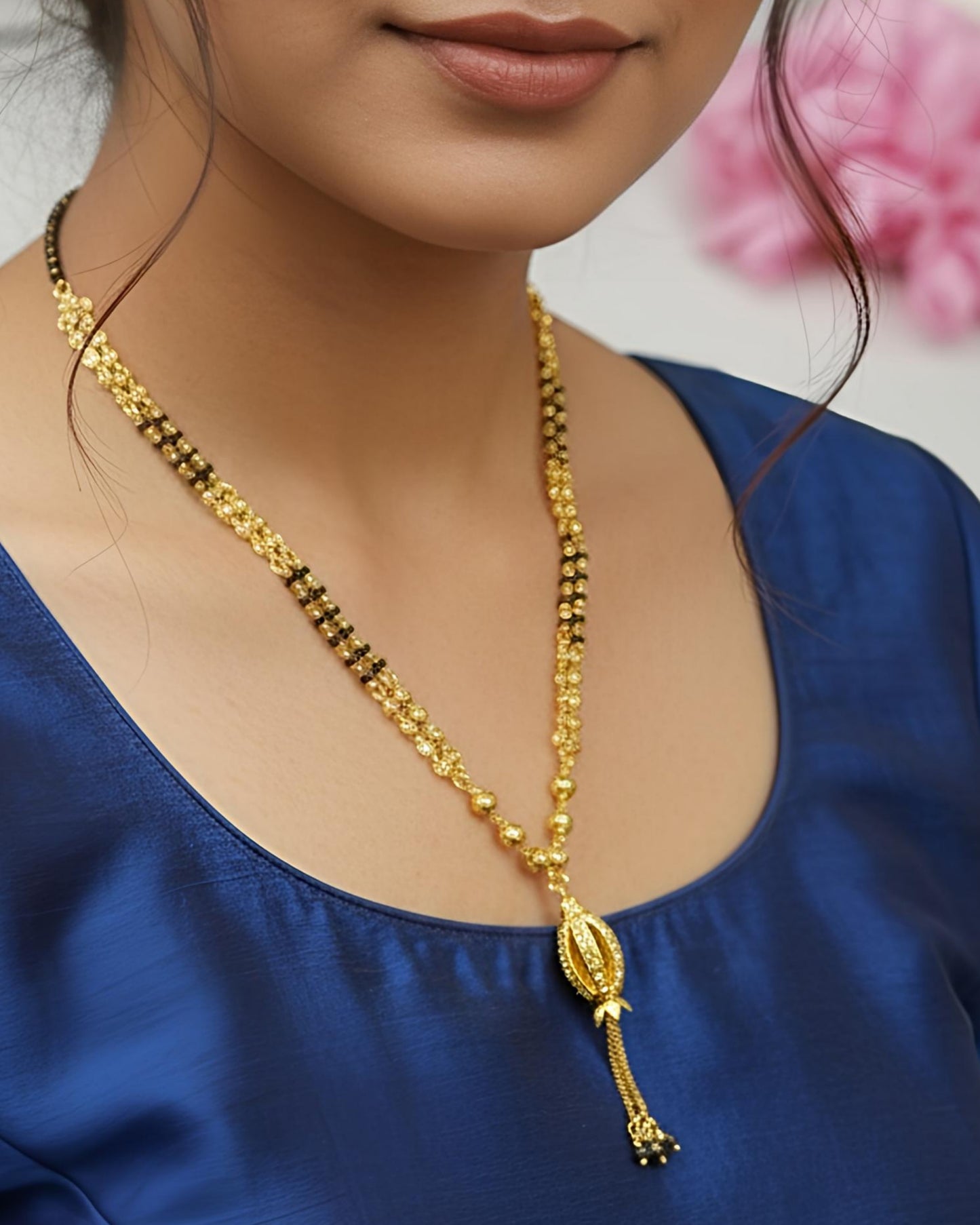 Forming Short Mangalsutra