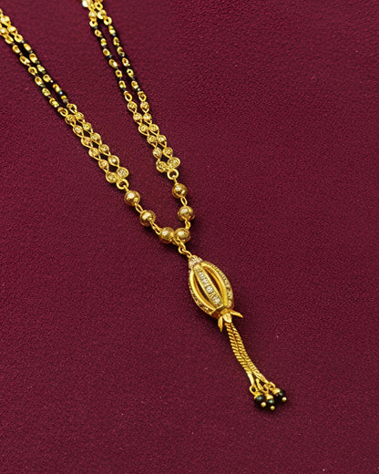 Forming Short Mangalsutra