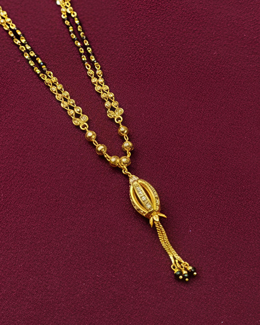 Forming Short Mangalsutra