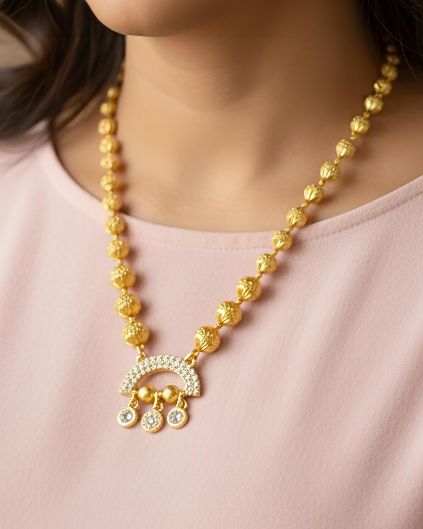 Forming Short Mangalsutra