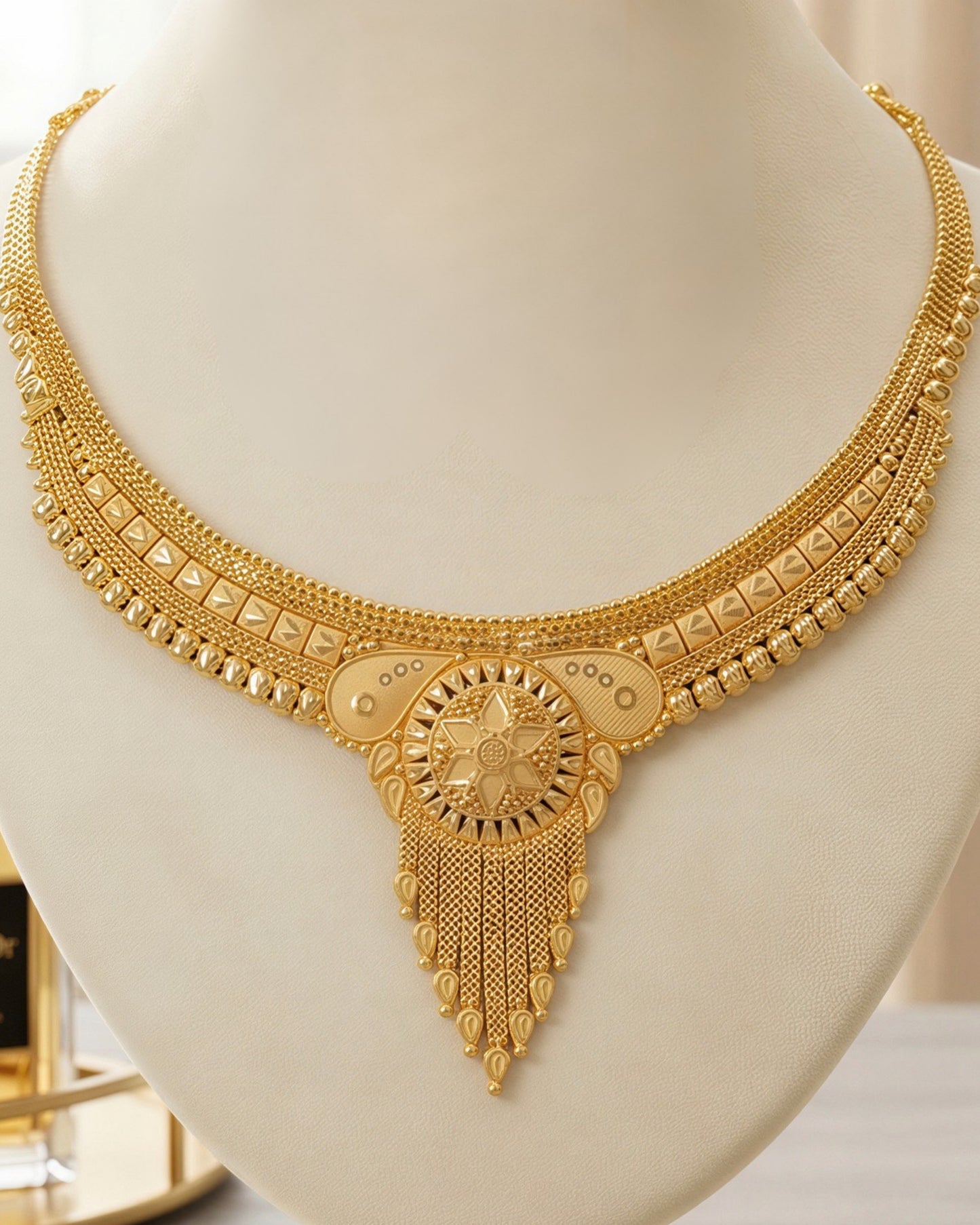 Forming Necklace
