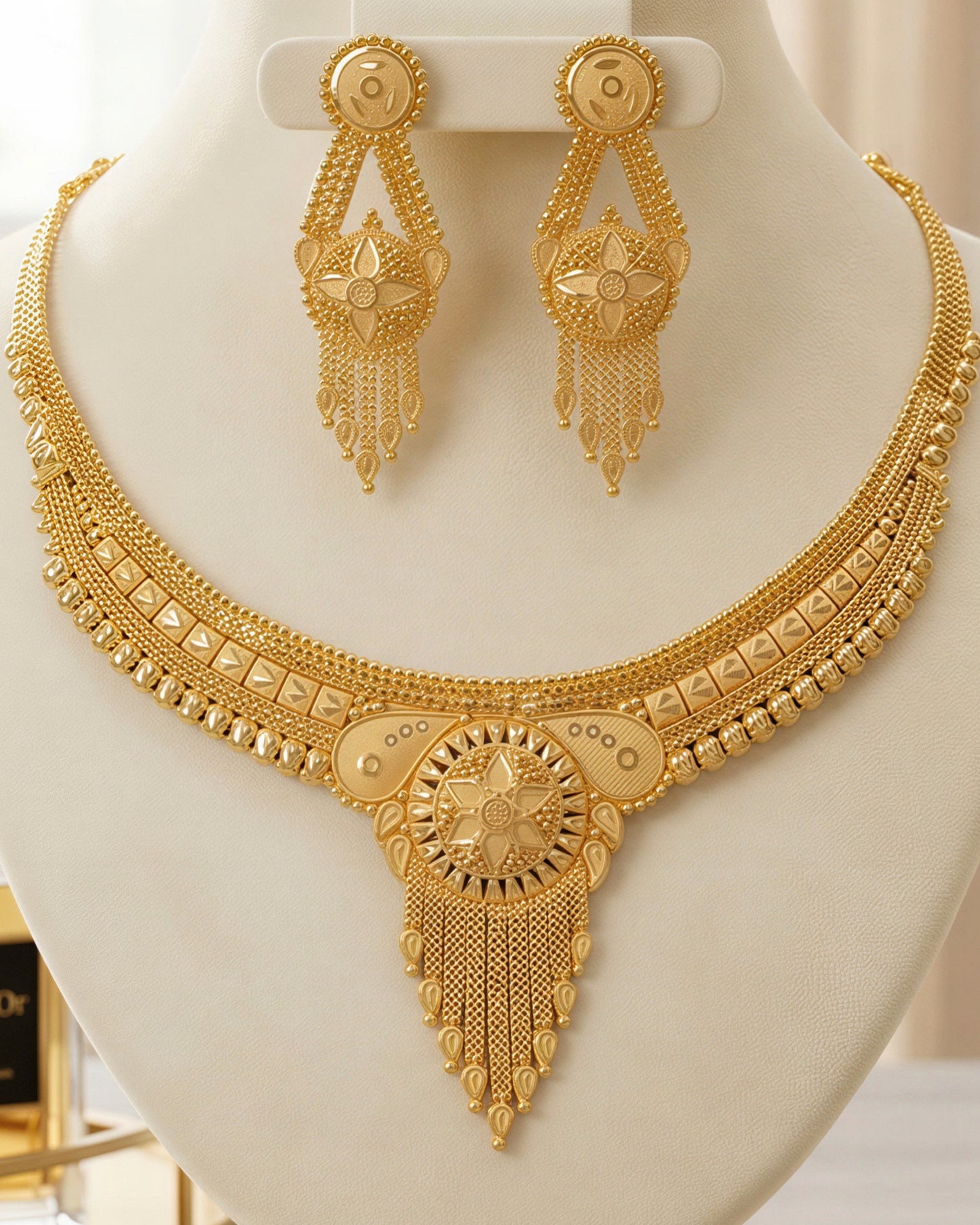 Forming Necklace