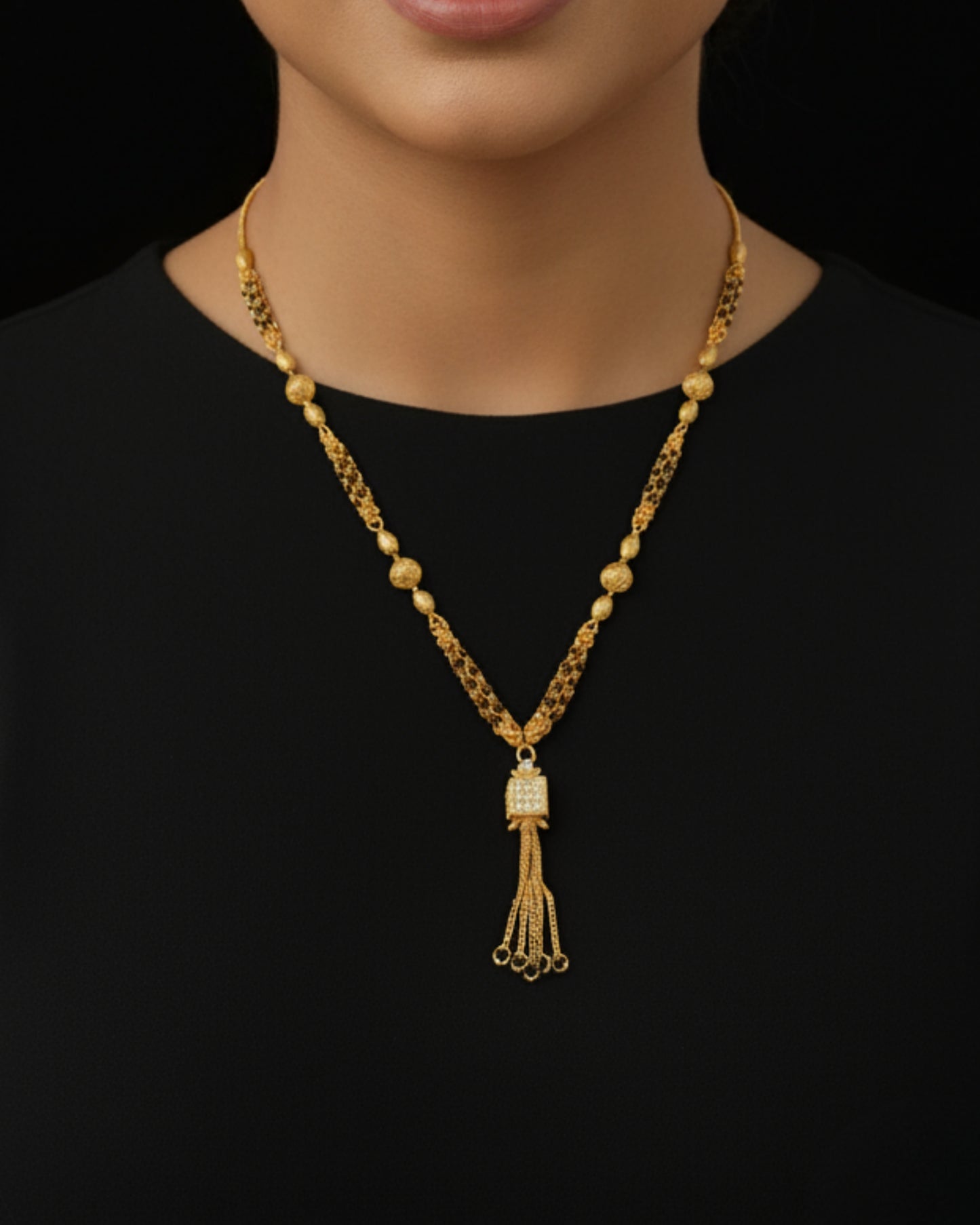 Forming Short Mangalsutra