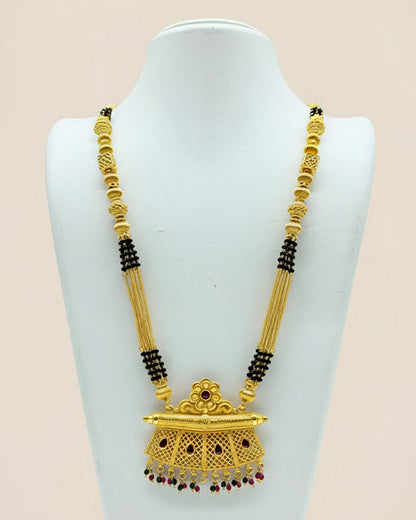 Forming Long Mangalsutra