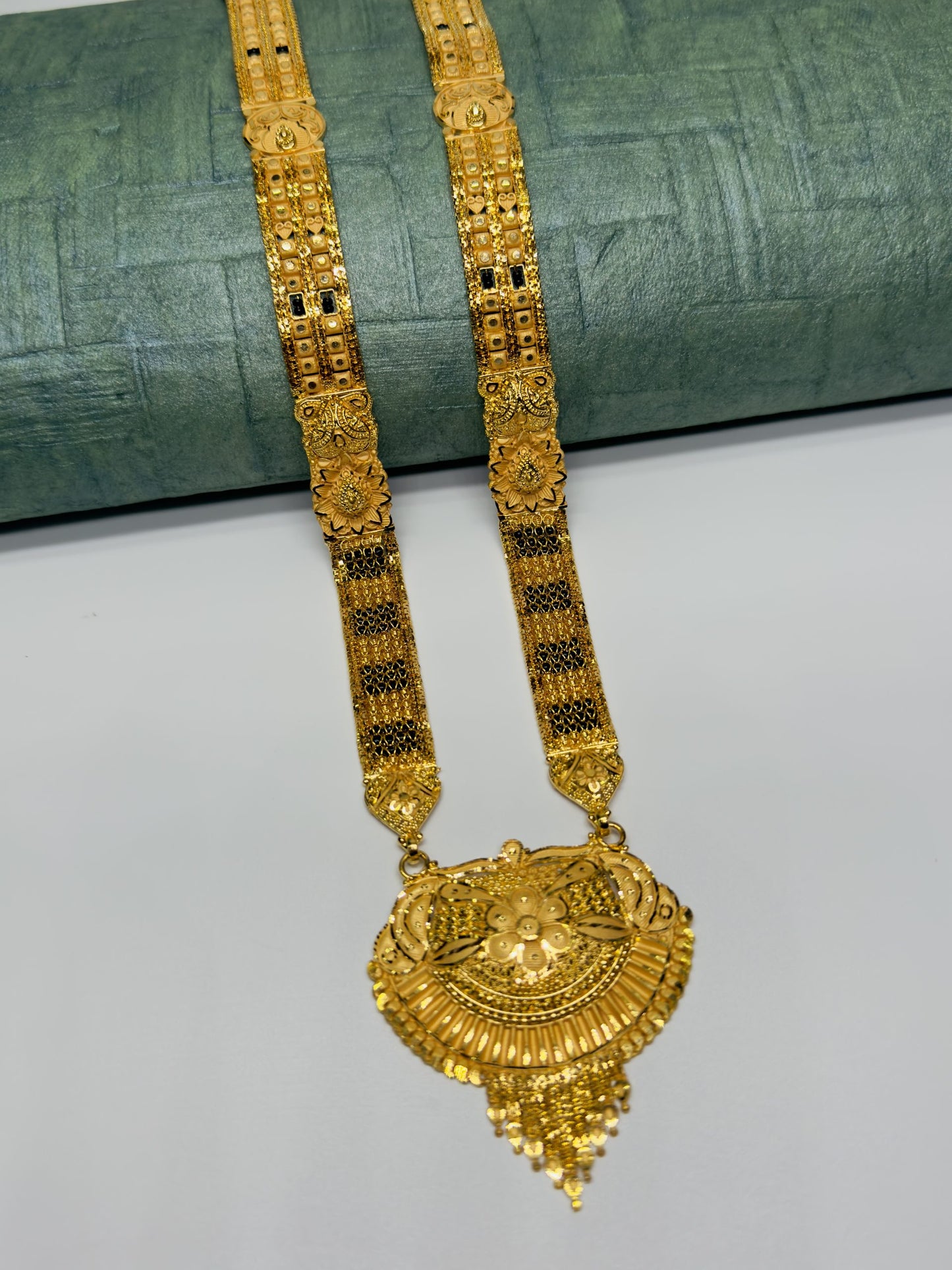 Forming Long Mangalsutra
