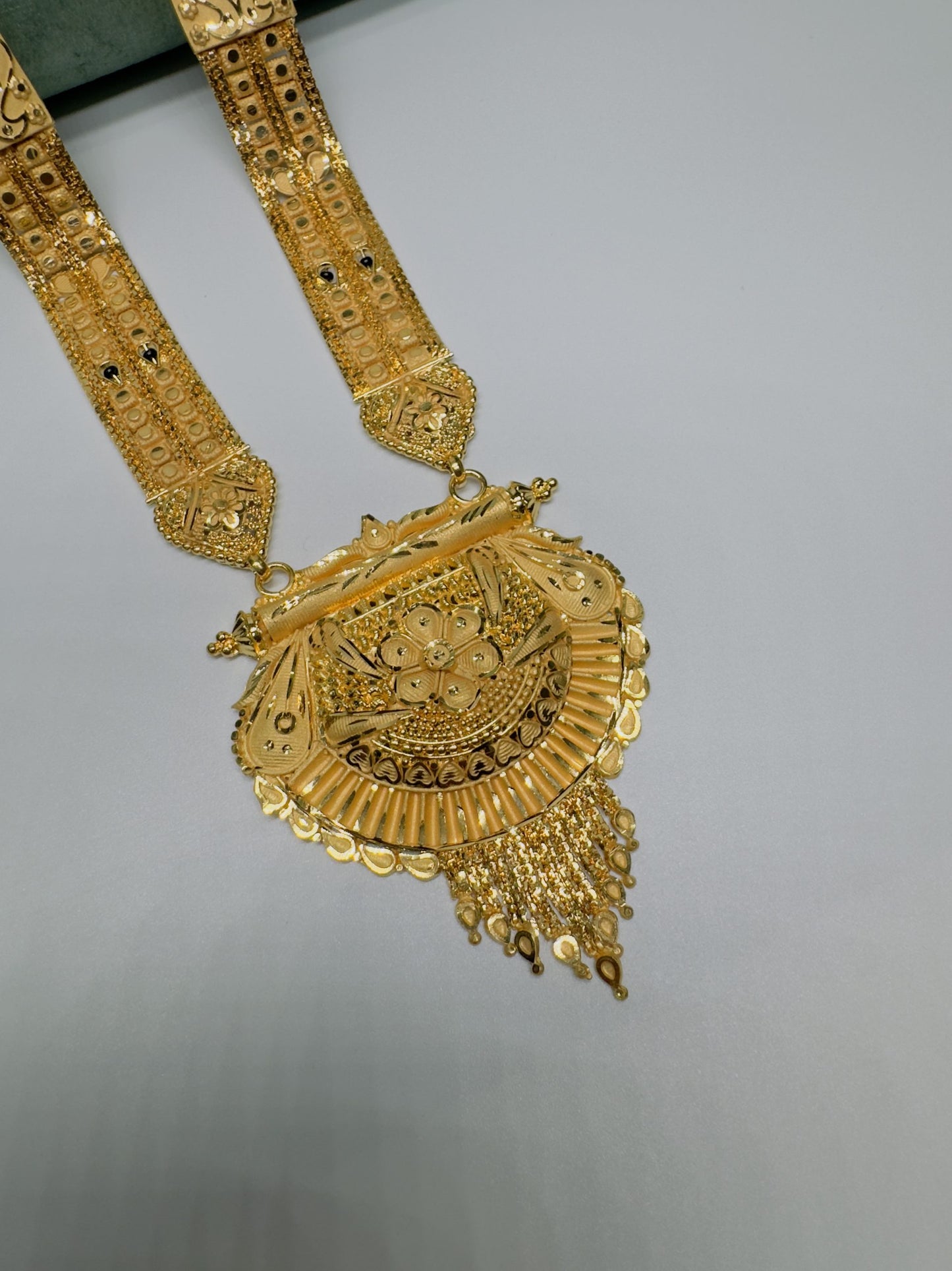 Forming Long Mangalsutra