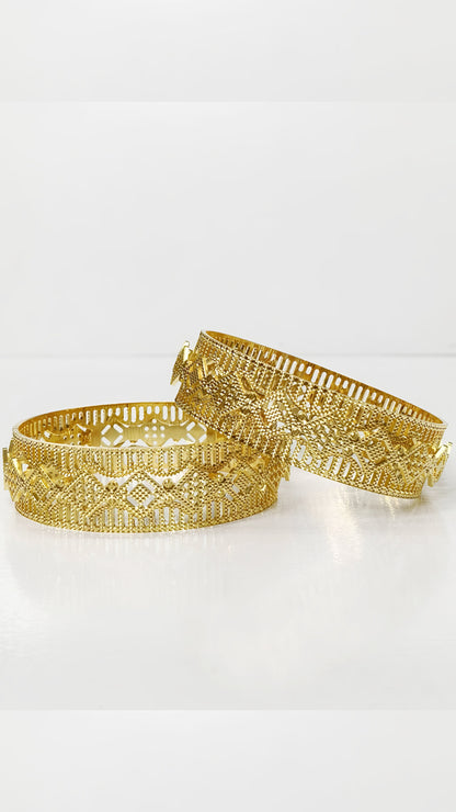 Forming 2 pc’s Bangles