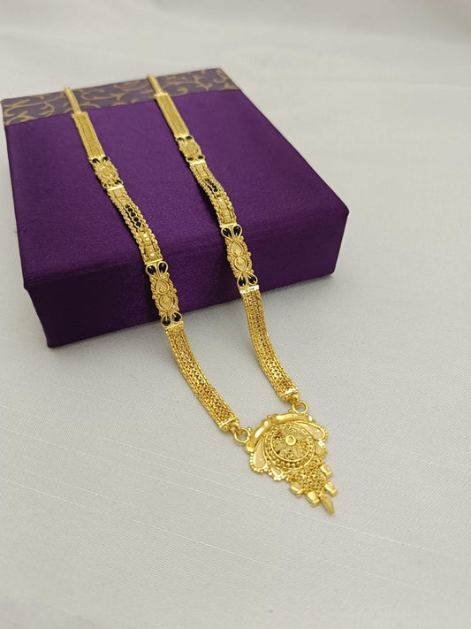 Forming Short Mangalsutra