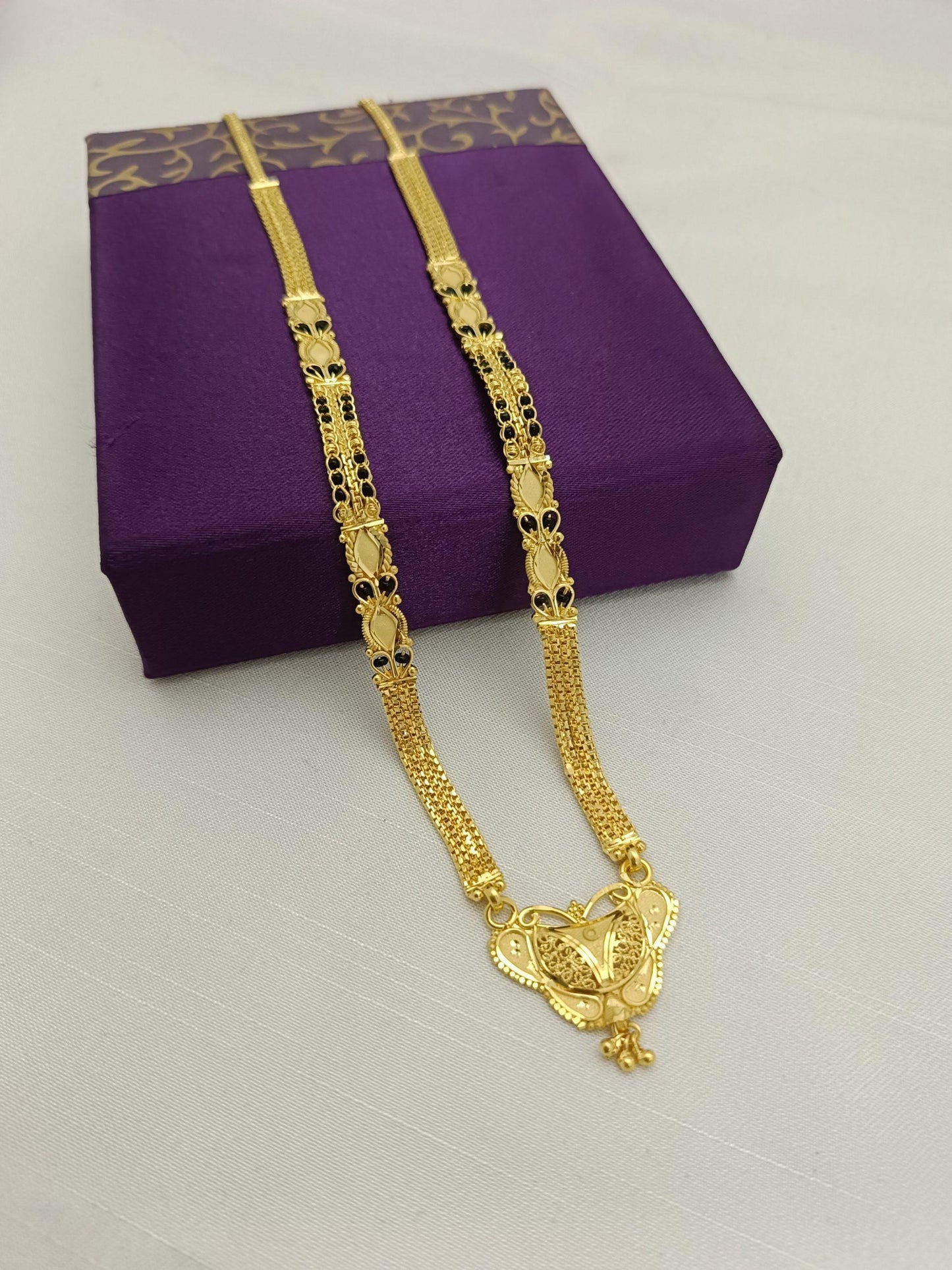 Forming Short Mangalsutra