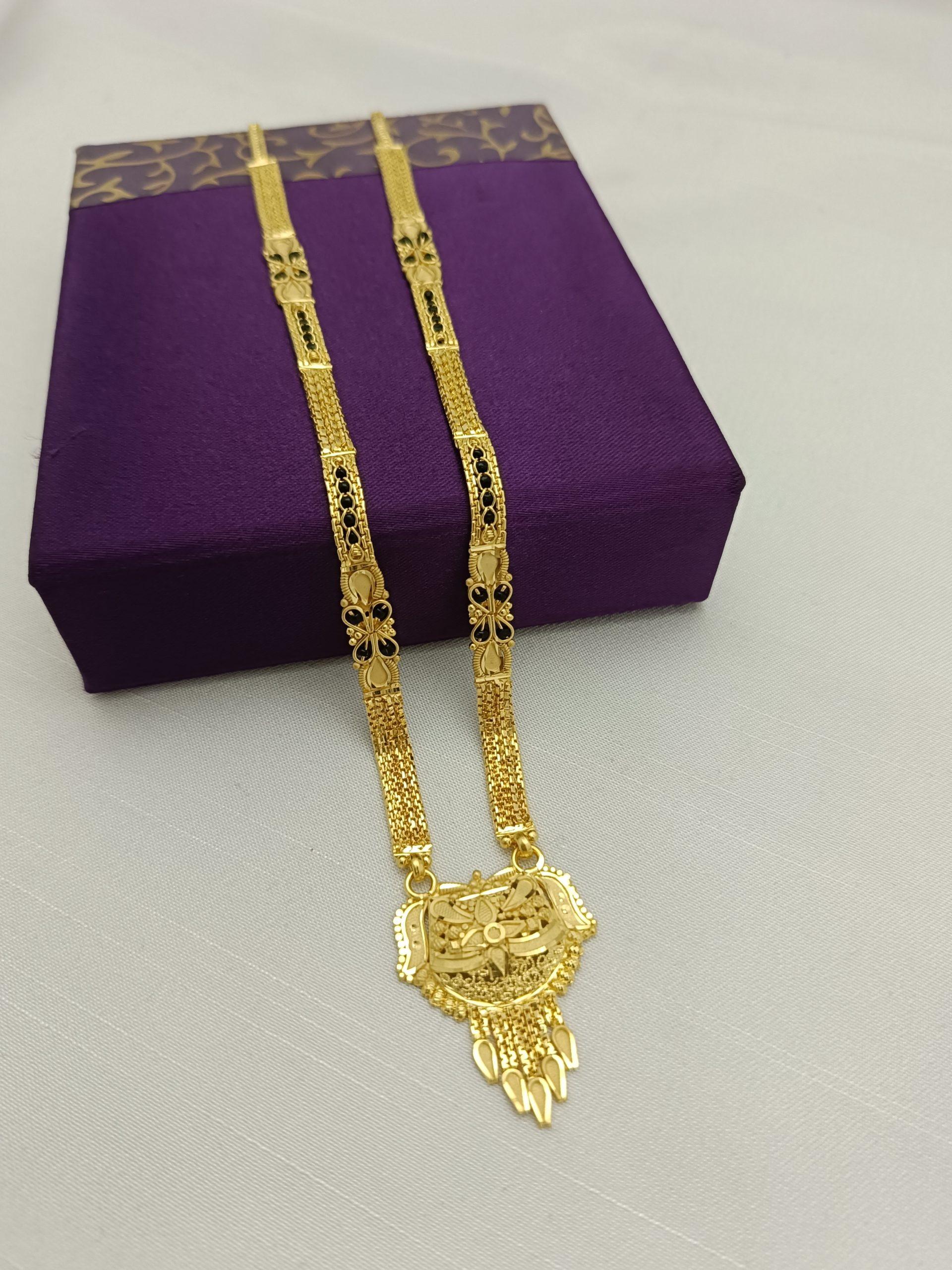 Forming Short Mangalsutra