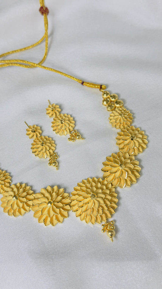 Forming Necklace