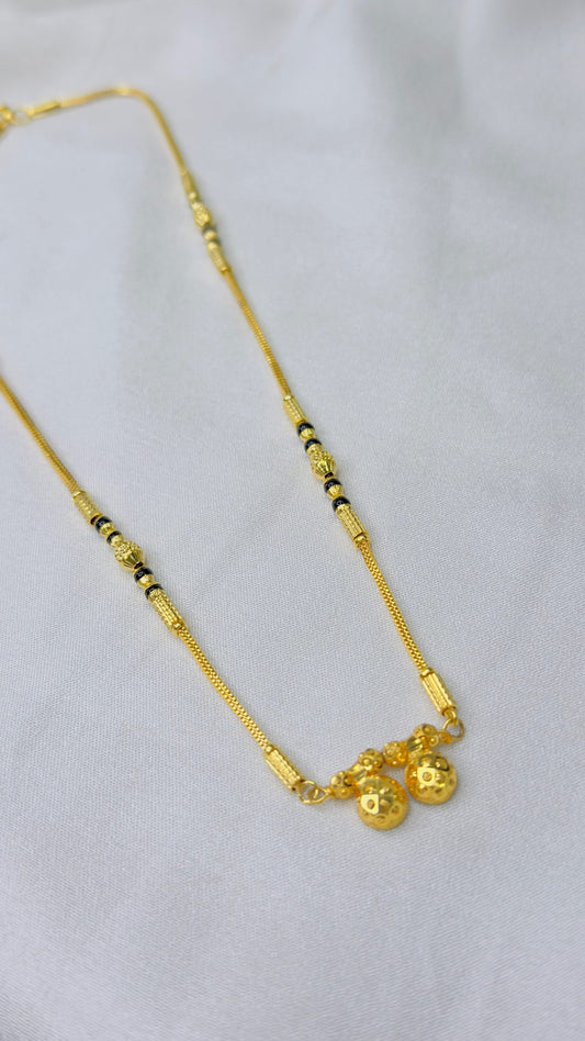 Forming Short Mangalsutra