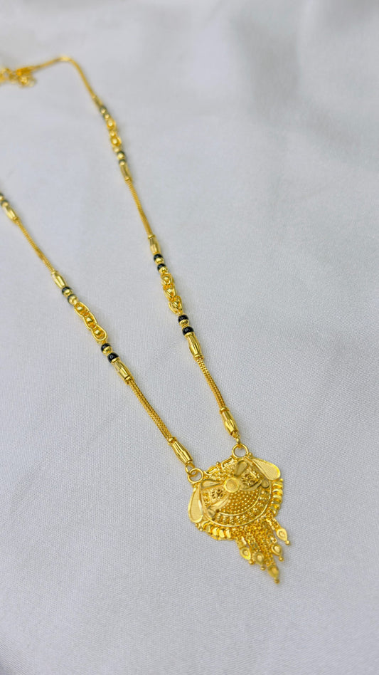 Forming Short Mangalsutra