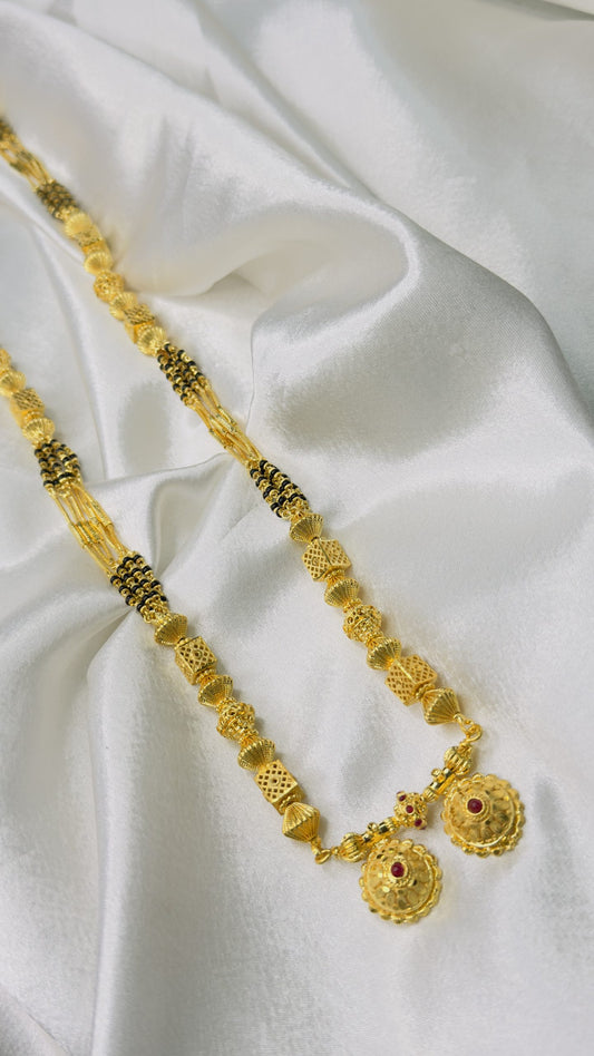 Forming Damru Mangalsutra