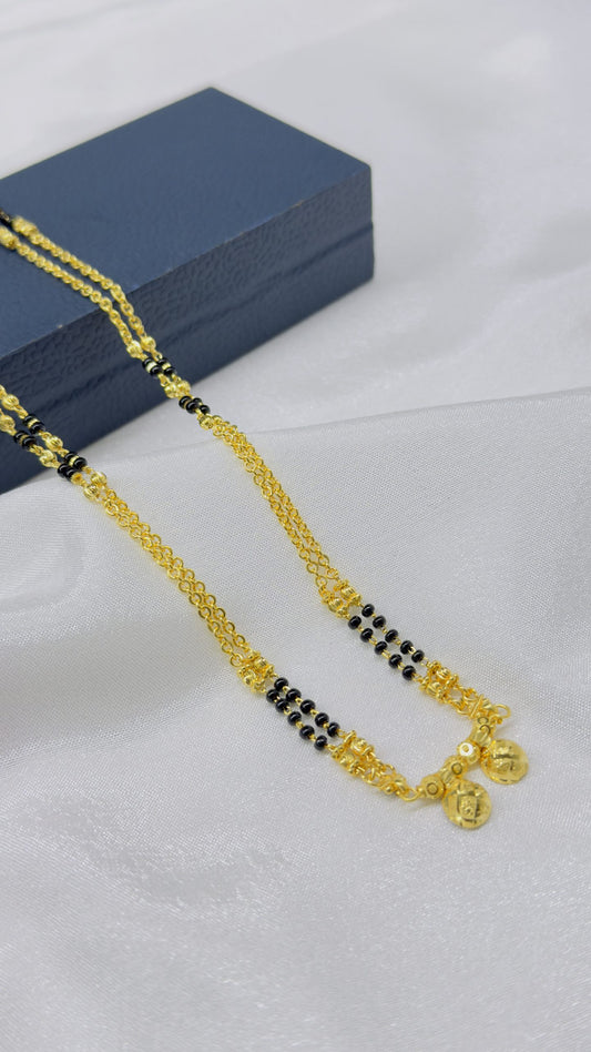 Forming Short Mangalsutra