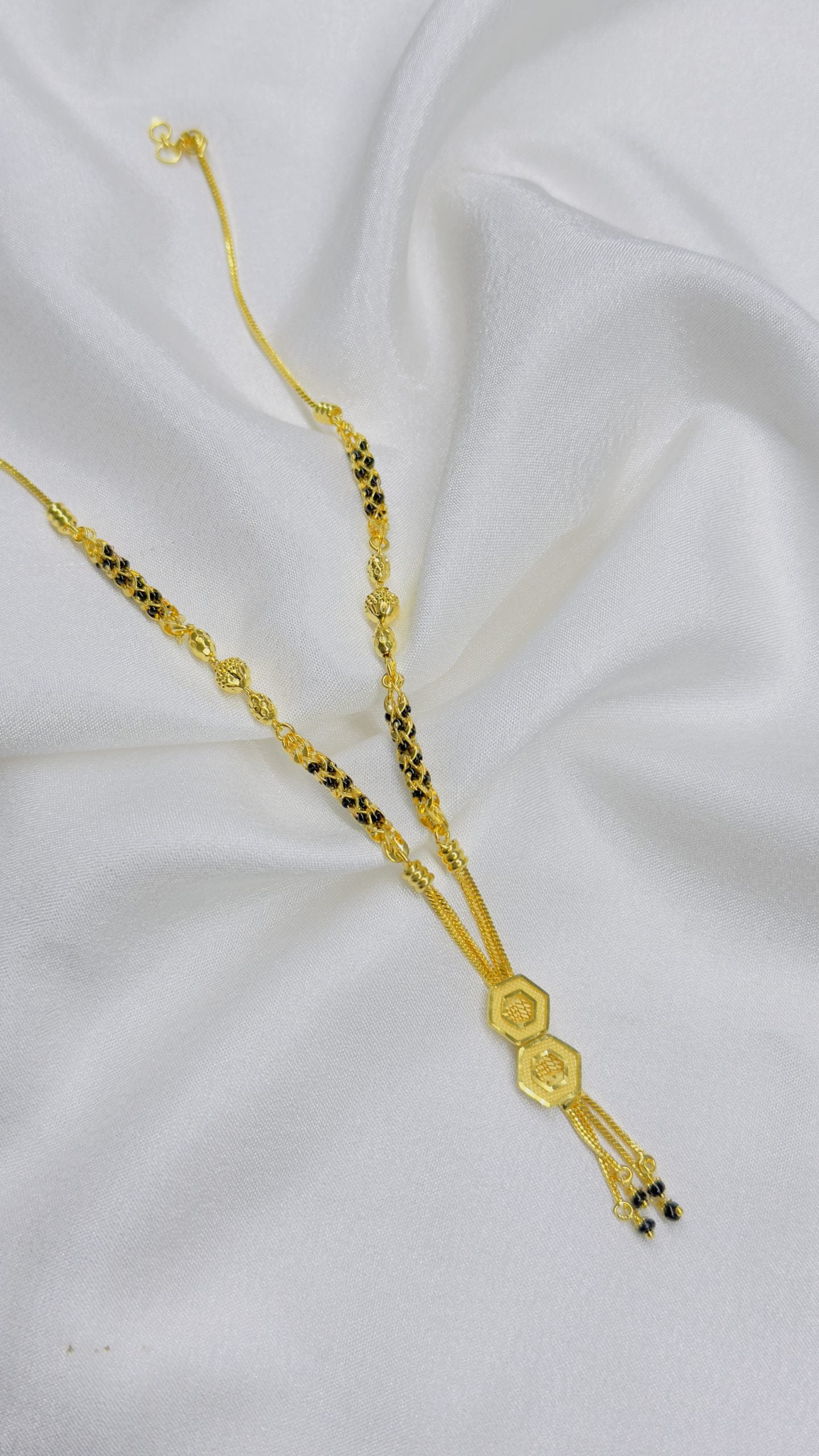 Forming Short Mangalsutra