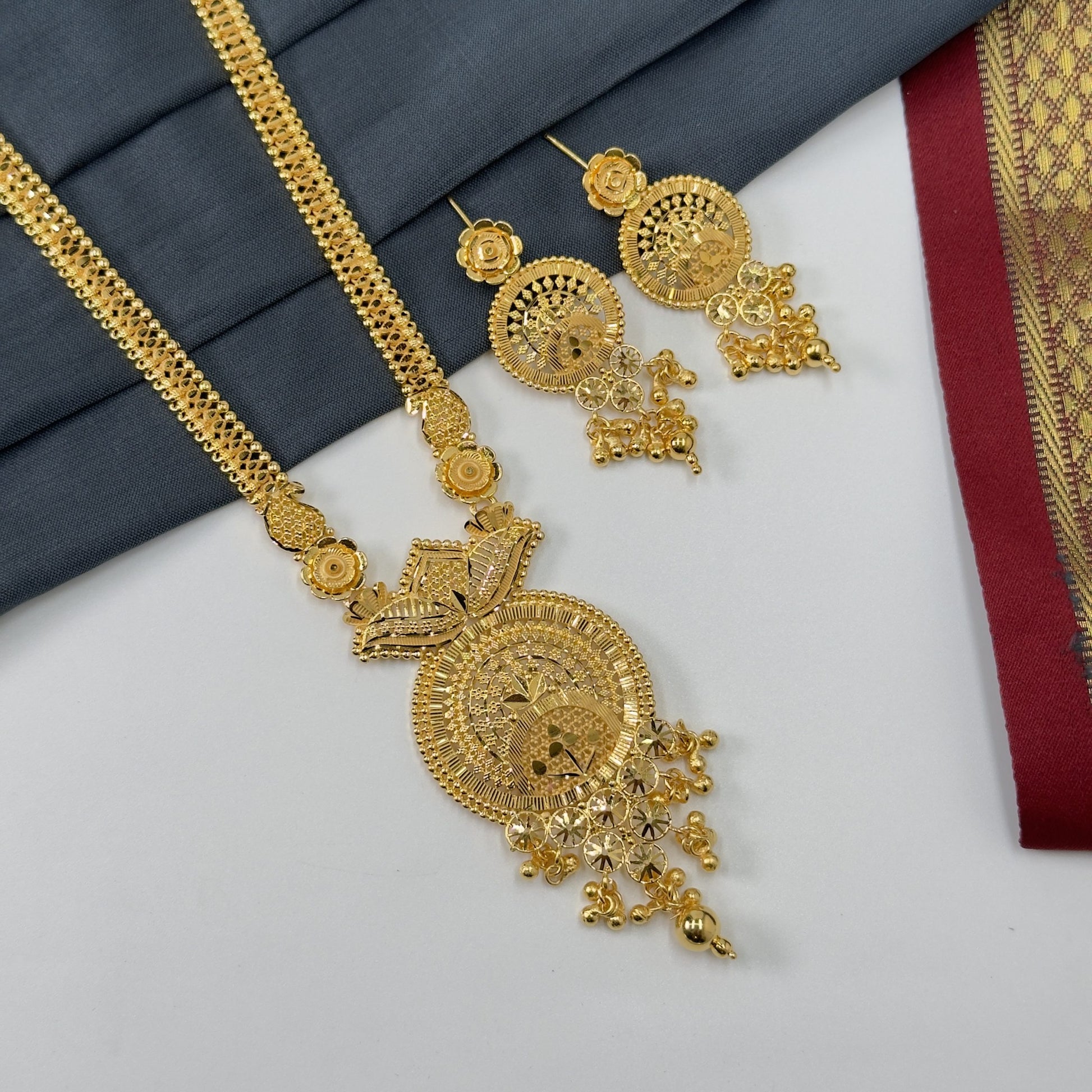 Forming Necklace