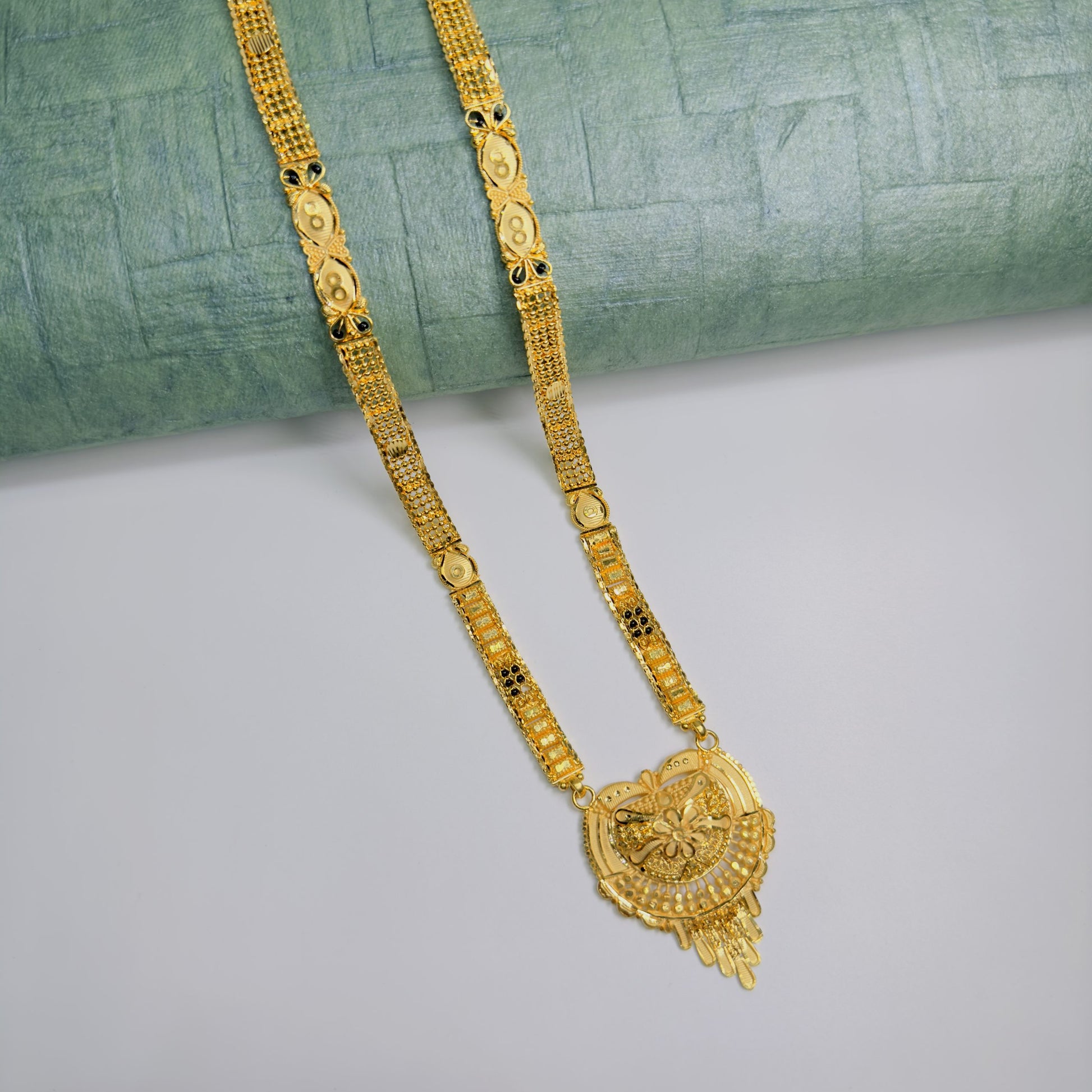 Forming Long Mangalsutra